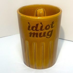 1970's Novelty "Idiot Mug" Gimmick Mug with Handle on the Inside! Amico 1975